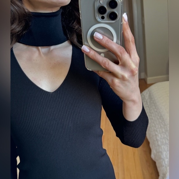 Zara Turtle Neck with V cutout Black Dress in XS - Picture 6 of 9